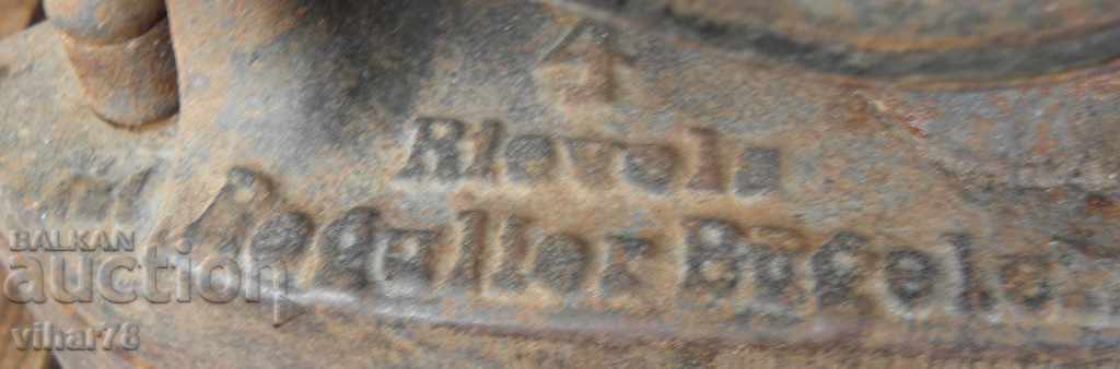 OLD VERY RARE GERMAN IRON IRON WITH MANY MARKINGS with price 249.99 BGN | € 127.82 OLD VERY RARE GERMAN IRON IRON WITH MANY MARKINGS with price 249.99 BGN | € 127.82