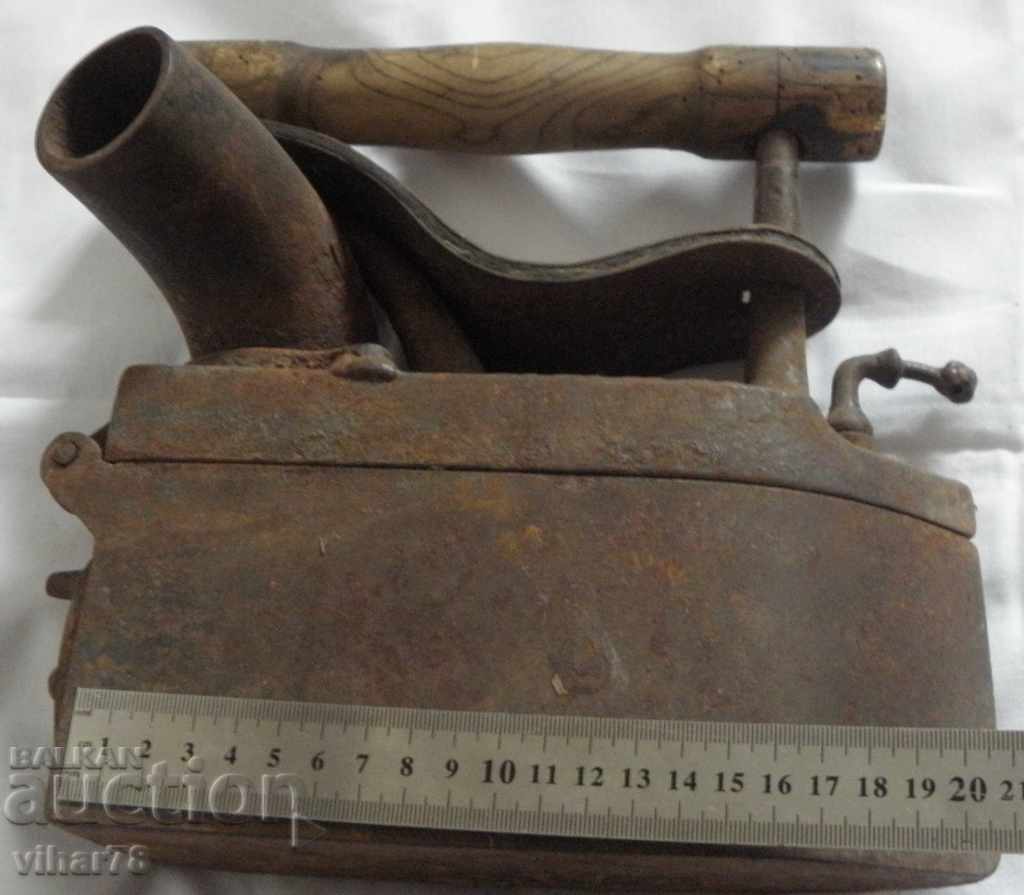 Auction OLD VERY RARE GERMAN IRON IRON WITH MANY MARKINGS Auction OLD VERY RARE GERMAN IRON IRON WITH MANY MARKINGS