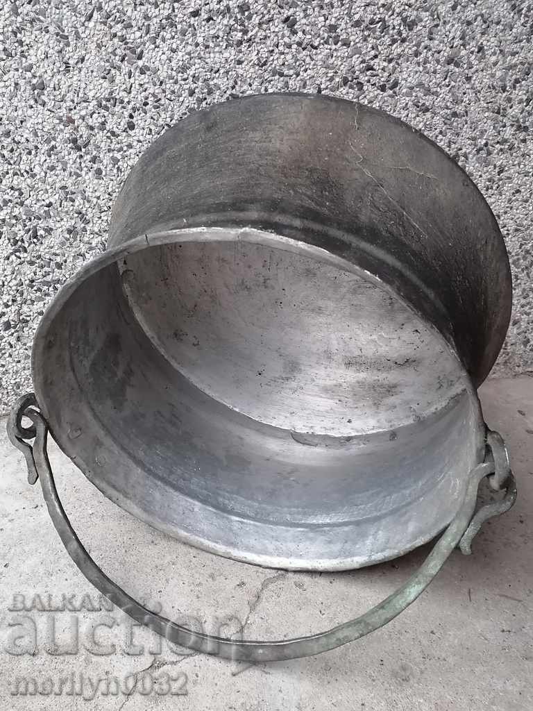 Delivery of Old harania, copper vessel, large cauldron, copper, dustpan Delivery of Old harania, copper vessel, large cauldron, copper, dustpan