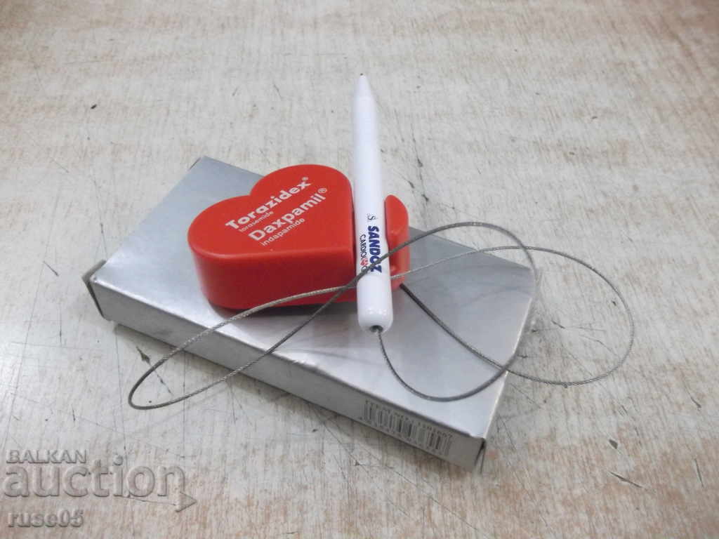 Pen with stand "Heart" and connecting steel rope with price 1.00 BGN | € 0.51 Pen with stand "Heart" and connecting steel rope with price 1.00 BGN | € 0.51