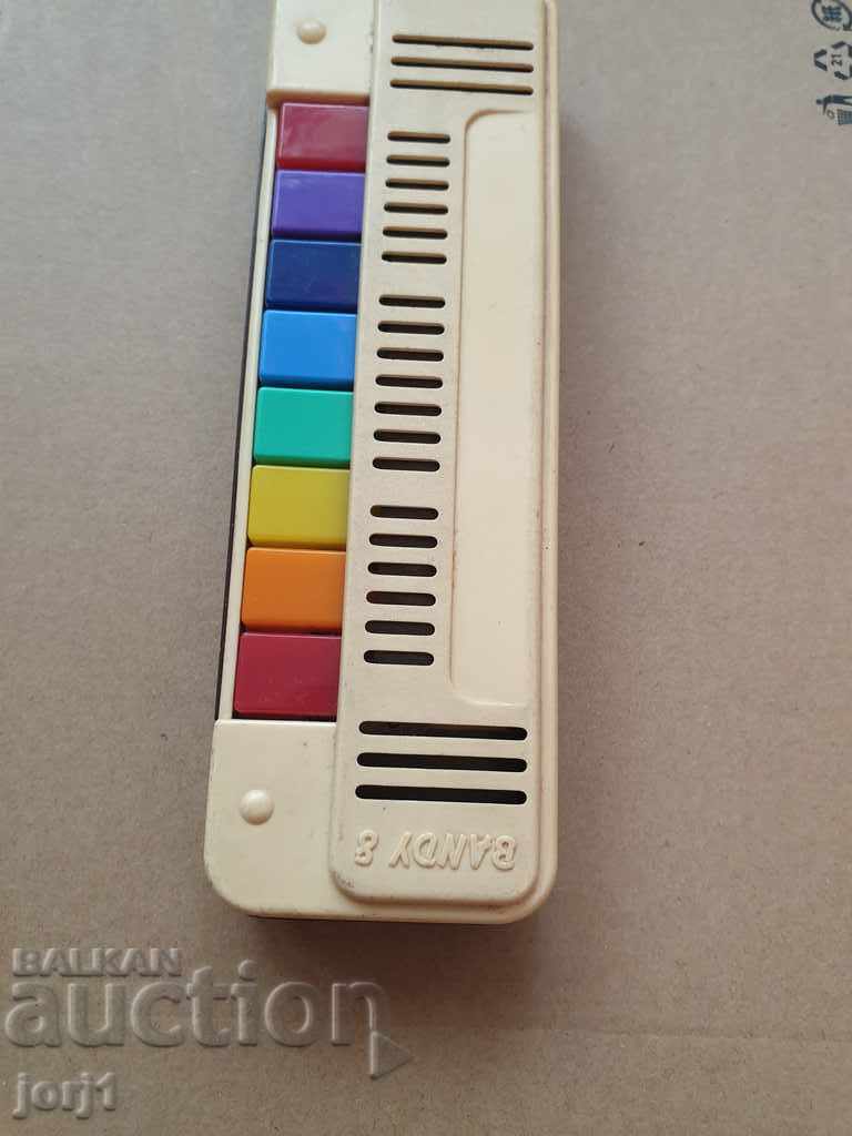 Delivery of old musical instrument trio