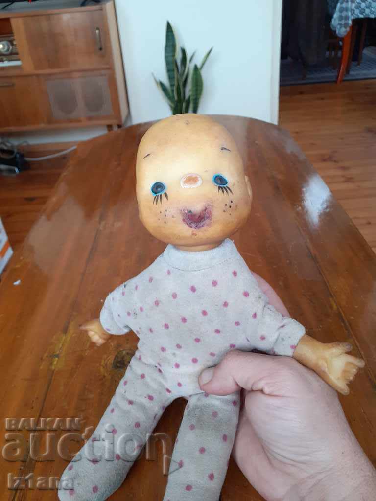 păpușă vechi cu preț 5.00 BGN | € 2.56 păpușă vechi cu preț 5.00 BGN | € 2.56