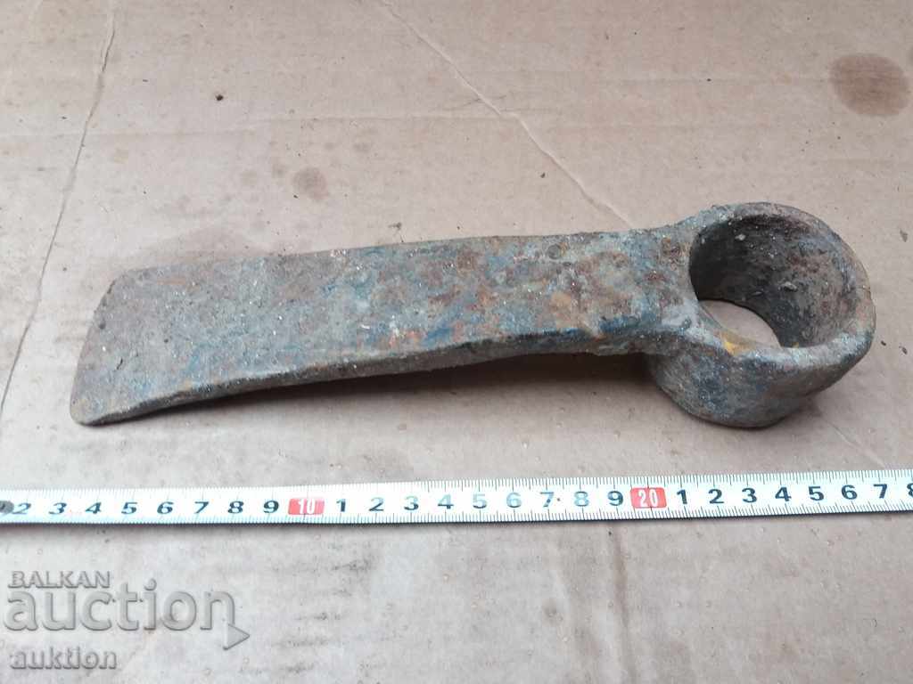 PITCH FORJAT MASIV PENTRU ÎNLĂTURAREA PIETRELOR - REÎNVIEREA cu preț 4.49 BGN | € 2.30