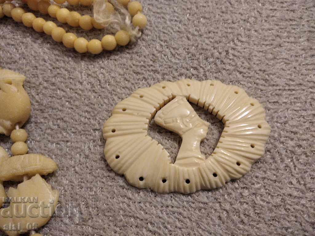 Delivery of Necklace, ivory figures, bone