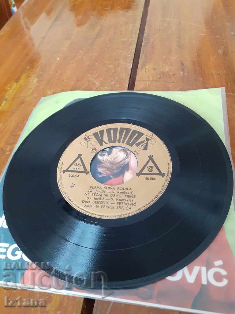 Auction Gramophone record Duet Begovic Petrovic Auction Gramophone record Duet Begovic Petrovic