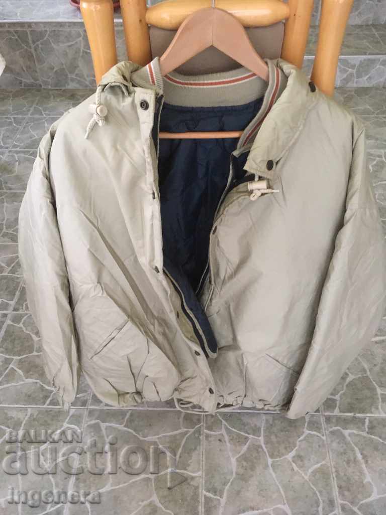 JACHETĂ DE VÂNT CA NOUĂ JACHETĂ DE VÂNT CA NOUĂ