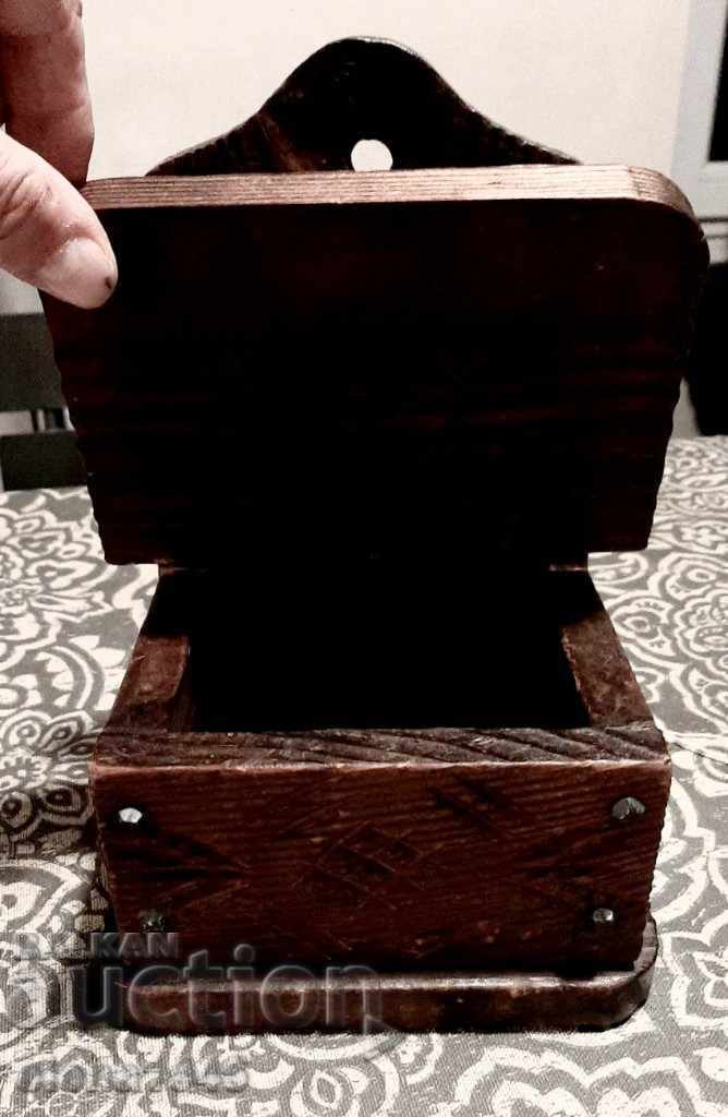 Auction  Antique wooden box for flour, salt