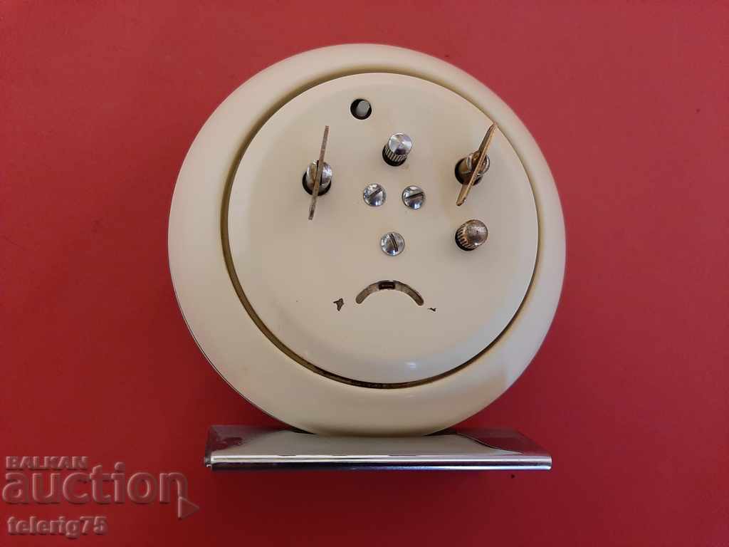 Old Retro Alarm Clock 'DIAMOND' with price 30.00 BGN | € 15.34 Old Retro Alarm Clock 'DIAMOND' with price 30.00 BGN | € 15.34