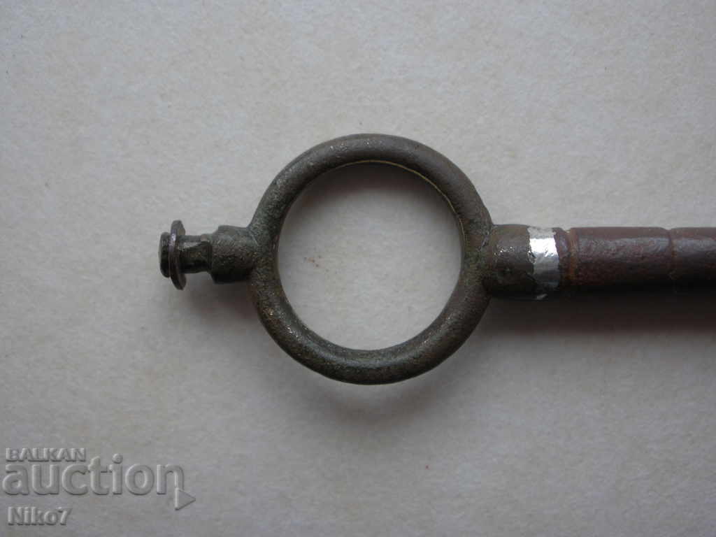 Δημοπρασία Παλιό κλειδί από ένα παλιό ρολόι τσέπης.