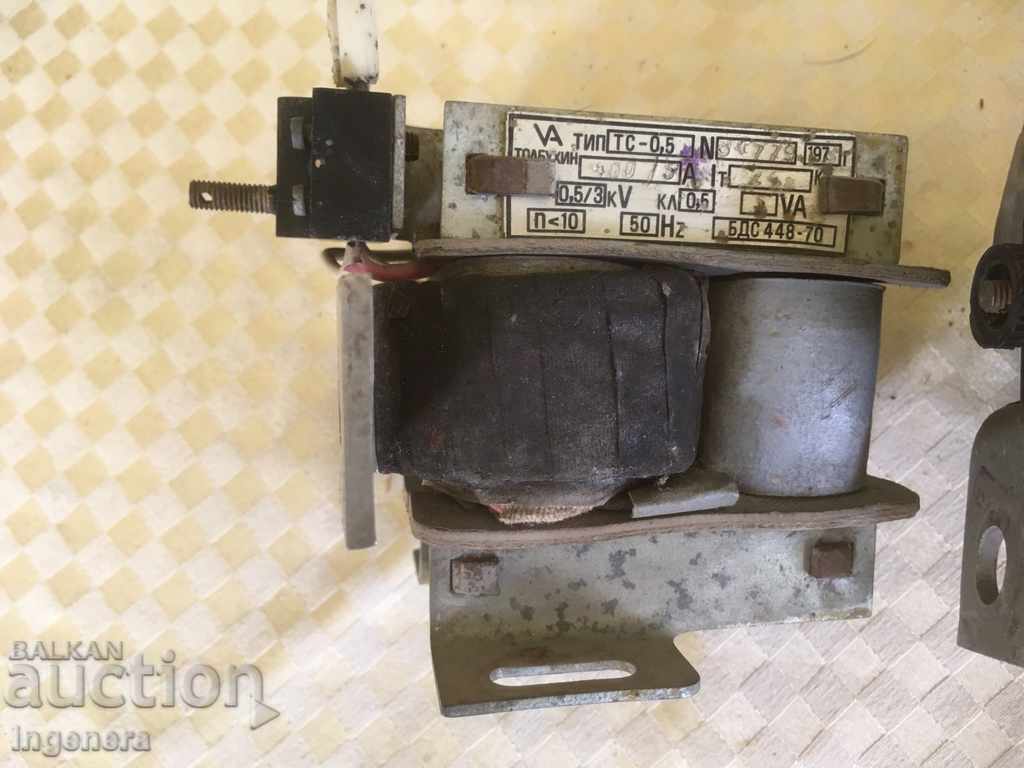 Auction CURRENT TRANSFORMER TYPE-TS-0.5 THREE PIECES Auction CURRENT TRANSFORMER TYPE-TS-0.5 THREE PIECES