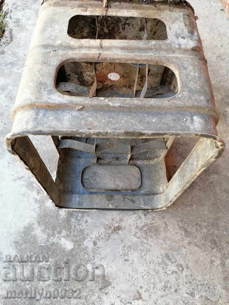 Auction  Metal cartridge case for bottles of oil from the PRC