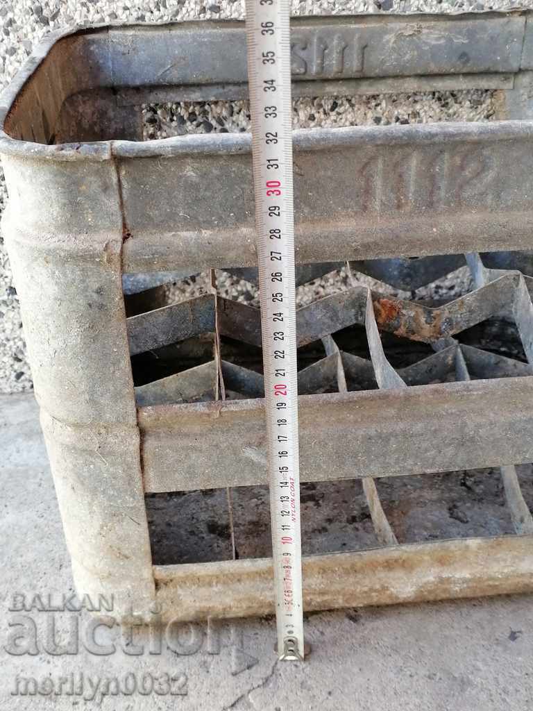 Delivery of Metal cartridge case for bottles of oil from the PRC