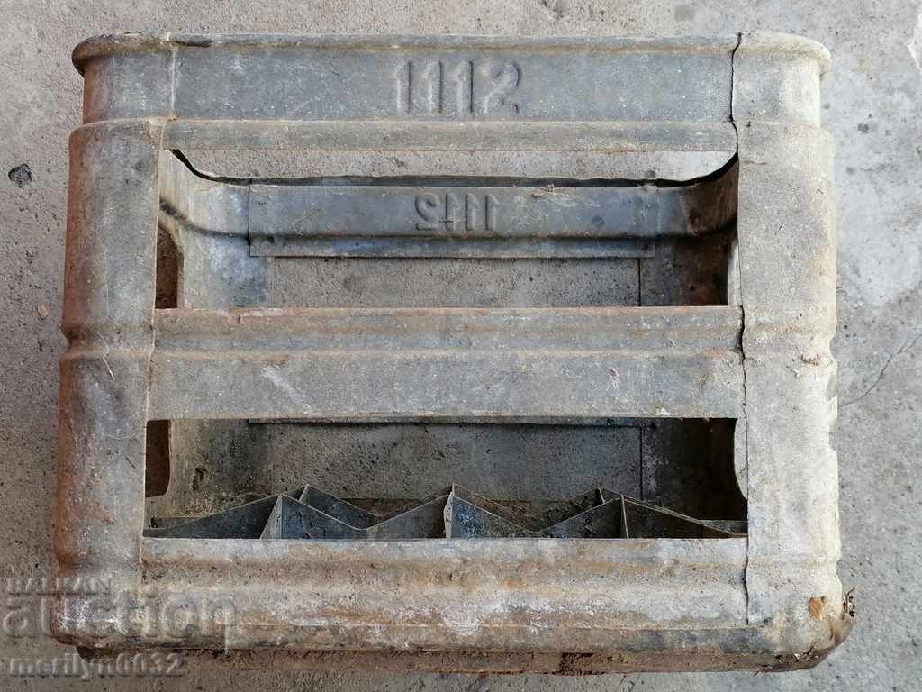 Metal cartridge case for bottles of oil from the PRC - 6