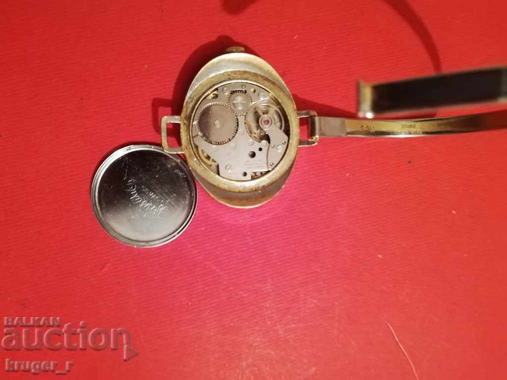 Παράδοση Ελβετικό ρολόι ΛΟΥΚΕΡΝΗ Παράδοση Ελβετικό ρολόι ΛΟΥΚΕΡΝΗ