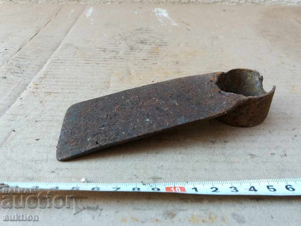Auction SMALL FORGED REVIVAL PICK Auction SMALL FORGED REVIVAL PICK