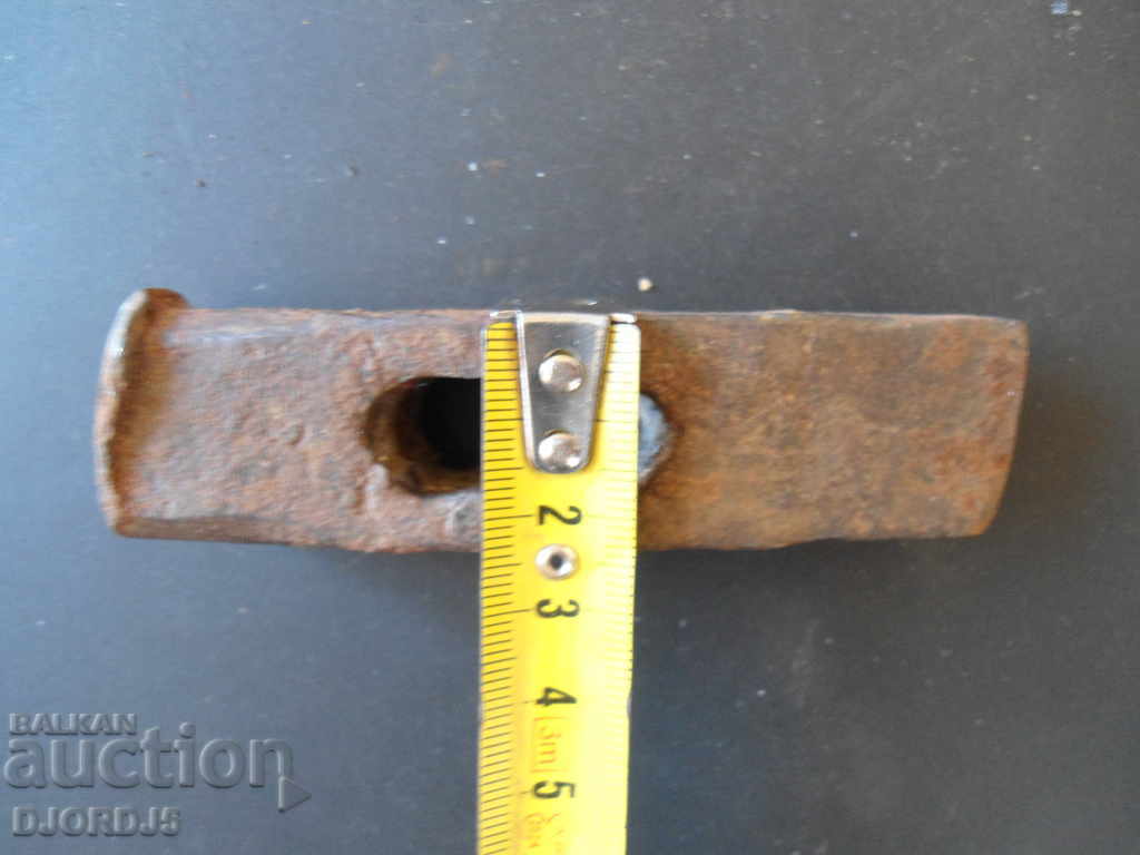 Auction An old hammer Auction An old hammer