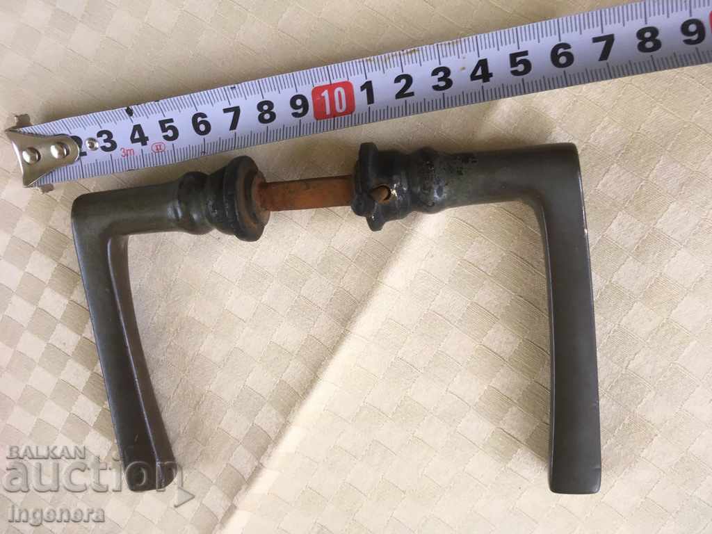 HANDLES SHIELD FOR VILLAGE PORT BRASS ANTIQUE with price 20.00 BGN | € 10.23 HANDLES SHIELD FOR VILLAGE PORT BRASS ANTIQUE with price 20.00 BGN | € 10.23