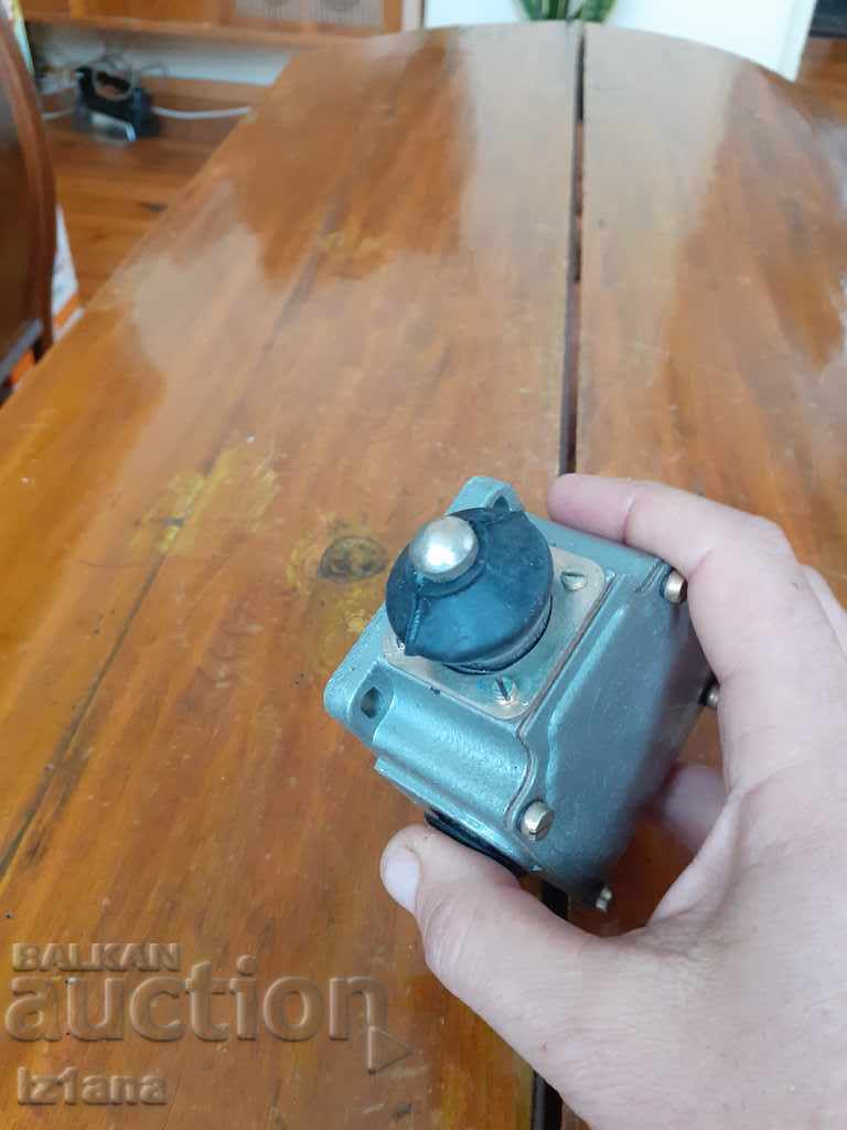 Auction  Old Limit Switch KB-11-B