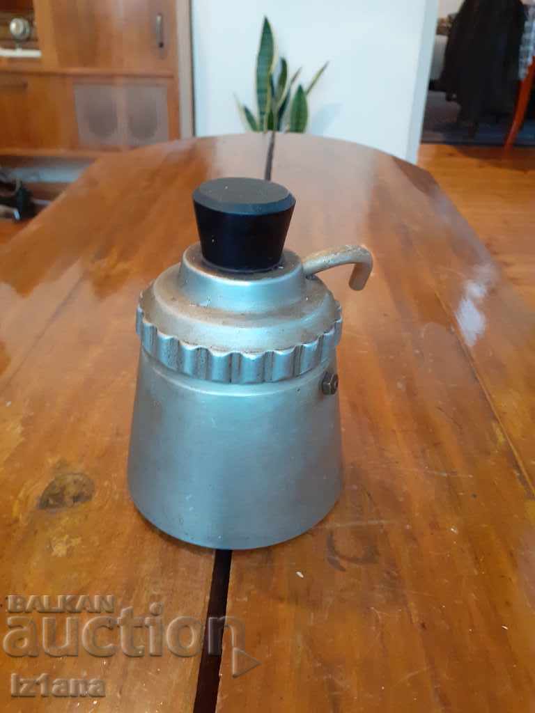 Auction An old coffee maker Auction An old coffee maker