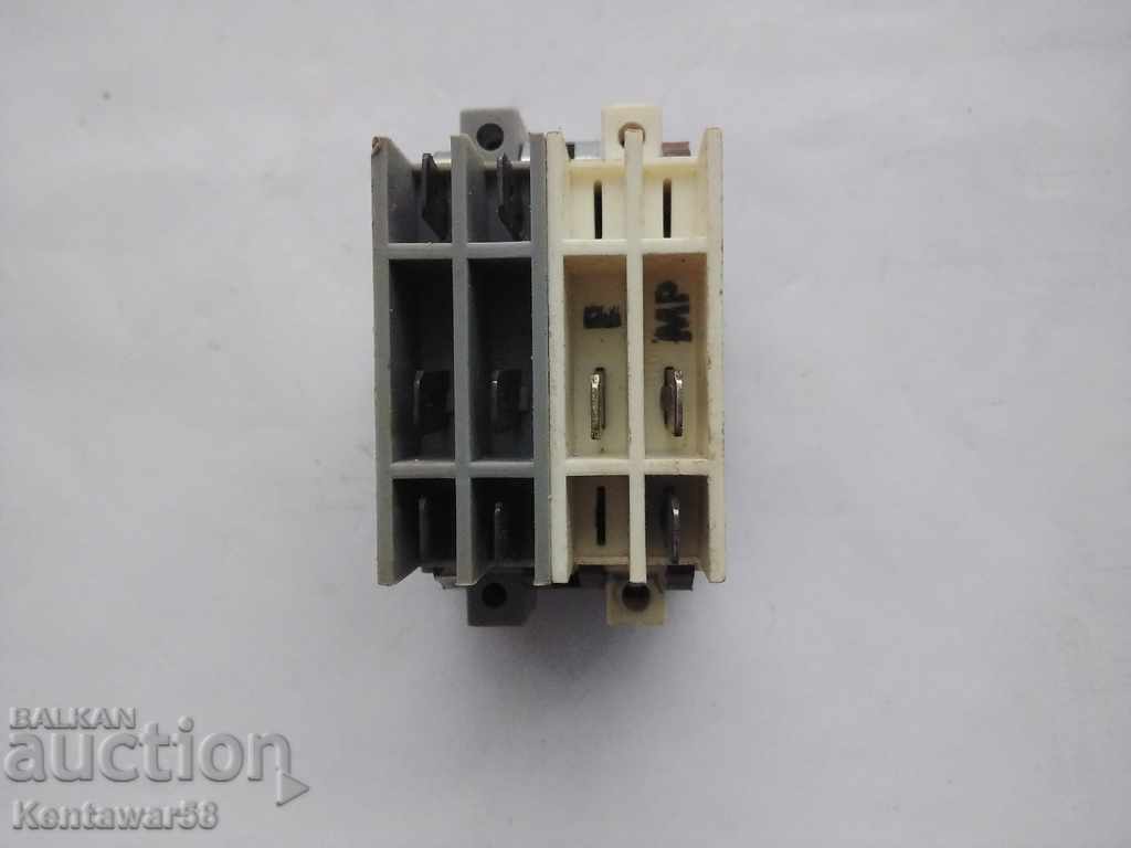 Signal lamp with switch. with price 2.00 BGN | € 1.02 Signal lamp with switch. with price 2.00 BGN | € 1.02