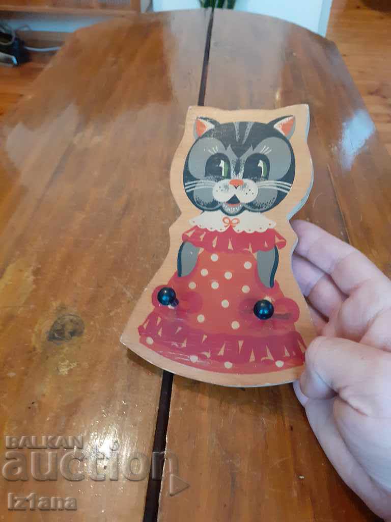 Παλιά κρεμάστρα γάτας με τιμή 25.00 BGN | € 12.78