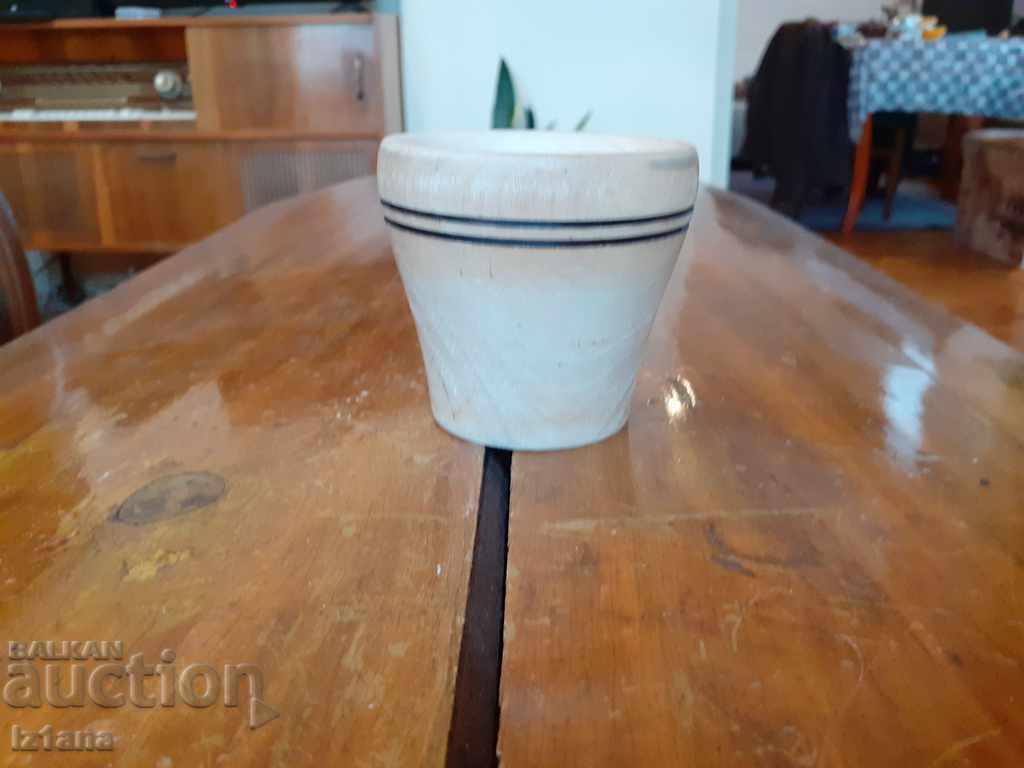 Стара дървена чаша за полилей