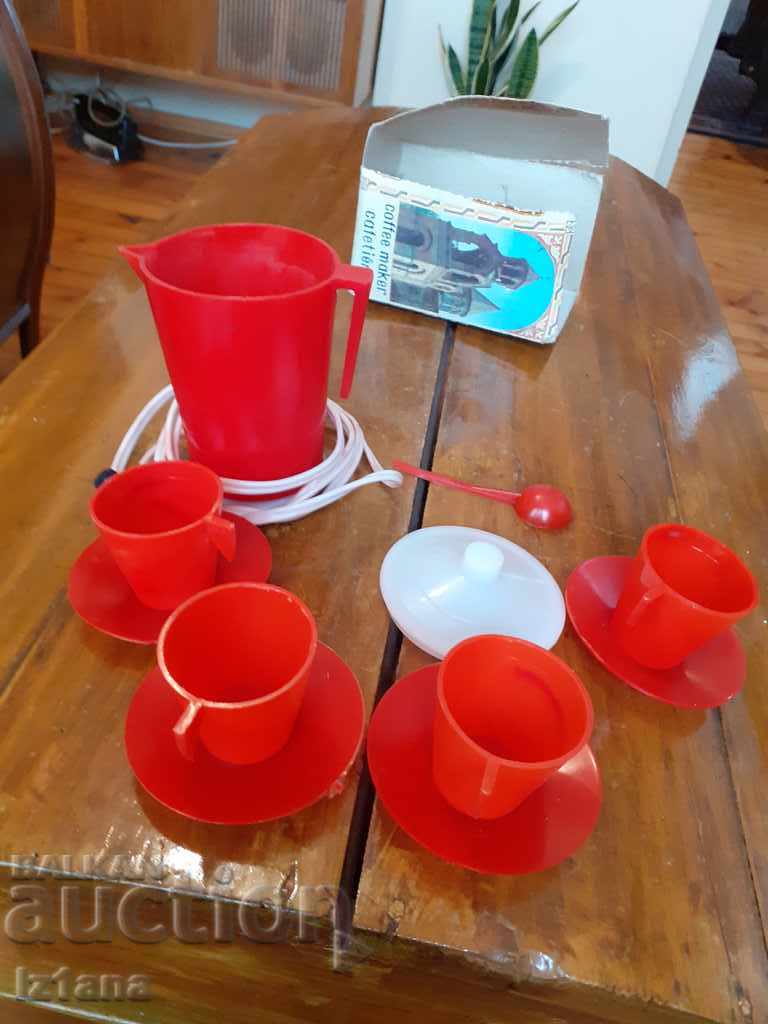 Παράδοση Παλιά ηλεκτρική καφετιέρα