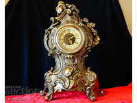 Бронзов механичен каминен часовник,барок.