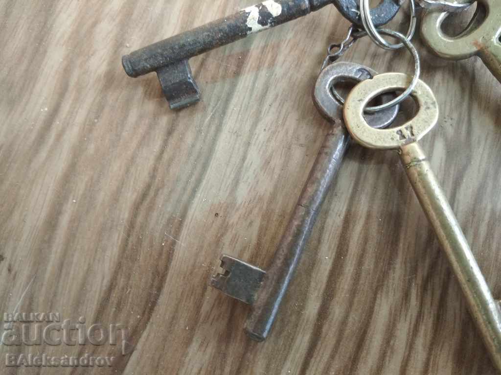 Delivery of Old brass keys