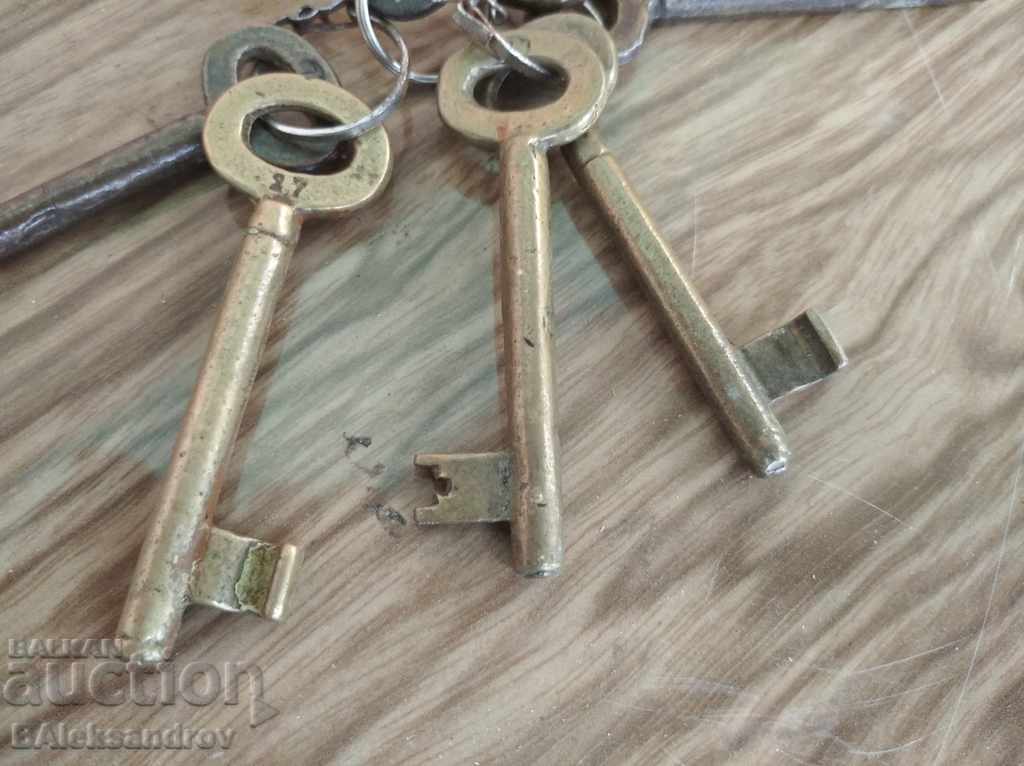 Old brass keys - 5