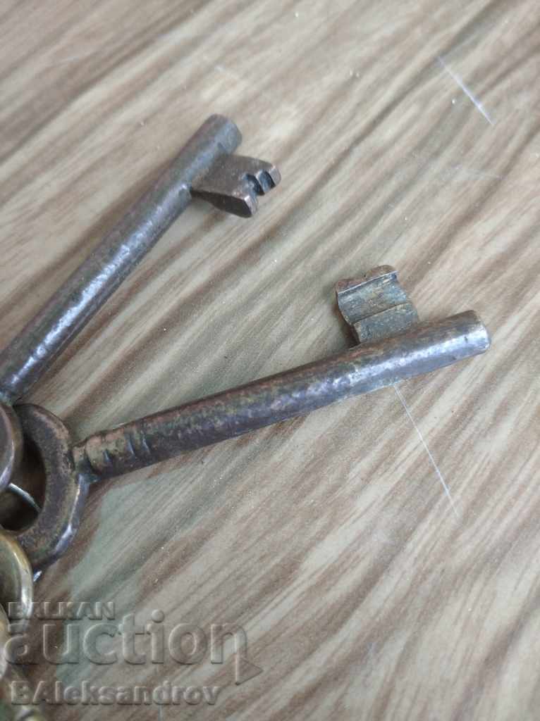 Old brass keys - 6