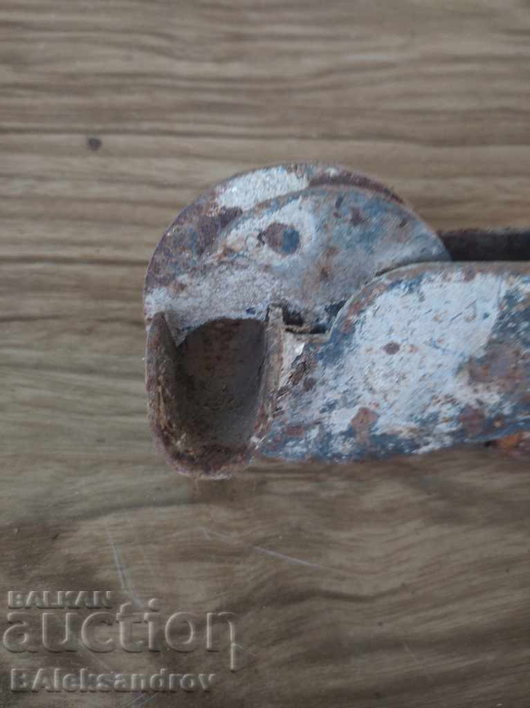 Old tool with price 5.00 BGN | € 2.56