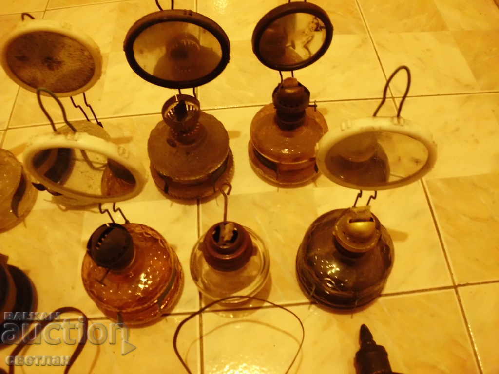 LOT OF GAS LAMPS AND LANTERNS - 5 LOT OF GAS LAMPS AND LANTERNS - 5