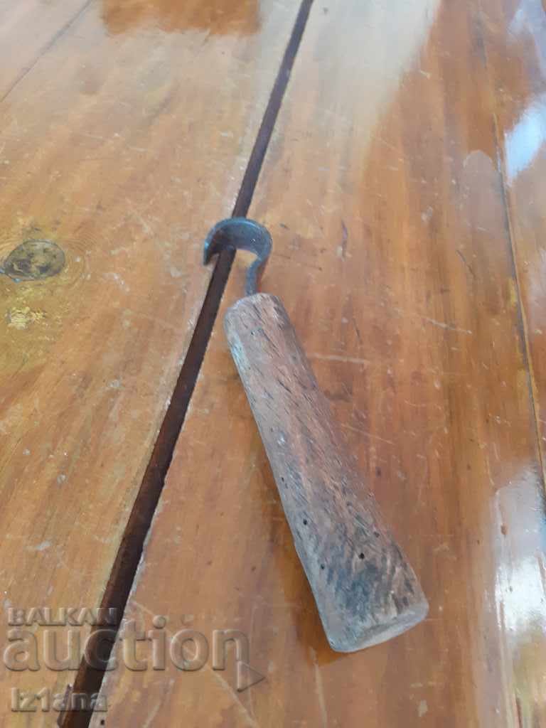 Ancient tool for dredging, dredging with price 14.00 BGN | € 7.16 Ancient tool for dredging, dredging with price 14.00 BGN | € 7.16