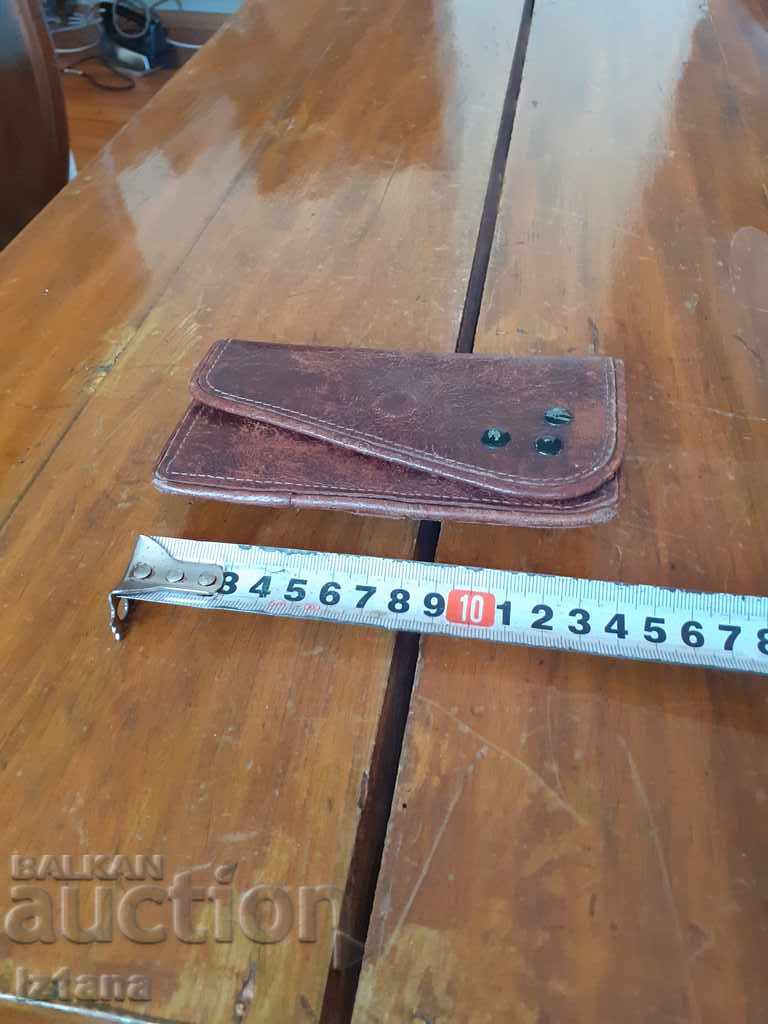 An old leather purse - 5 An old leather purse - 5