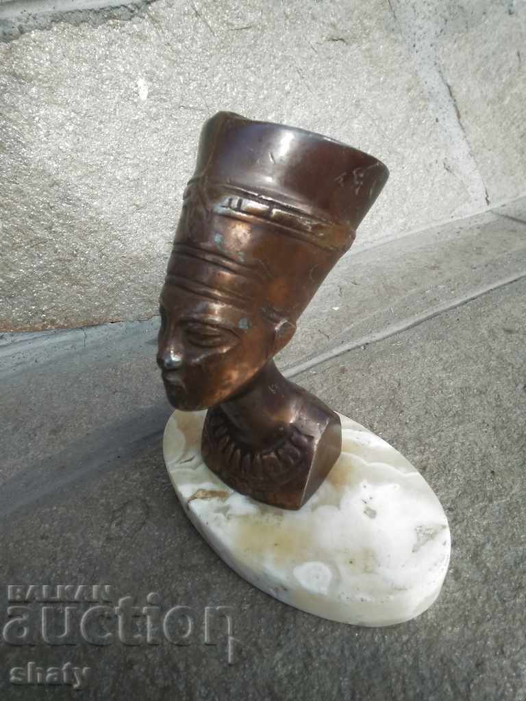 Δημοπρασία Αιγυπτιακό αγαλματίδιο. Νεφερτίτι.