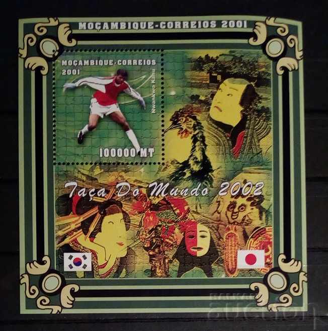 Mozambic 2001 Sport / Fotbal / Nwanquo Canoe Block 12 € MNH