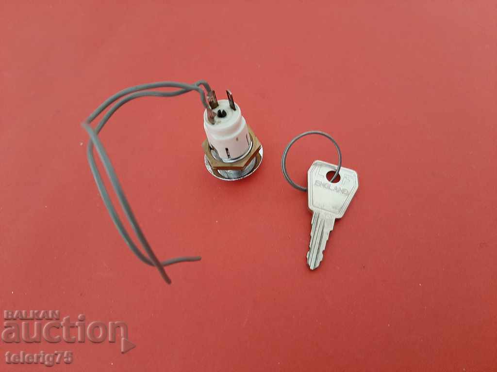 Auction English Electric Switch 5A, 220V-1HO + 1NZ contacts Auction English Electric Switch 5A, 220V-1HO + 1NZ contacts