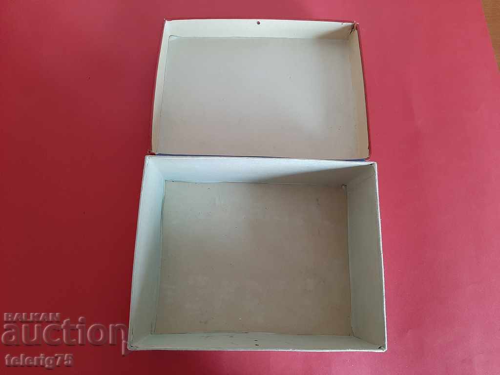 Παλιό πρωτότυπο κουτί για τη σοβιετική κάμερα "QUARTZ-2" με τιμή 10.00 BGN | € 5.11 Παλιό πρωτότυπο κουτί για τη σοβιετική κάμερα "QUARTZ-2" με τιμή 10.00 BGN | € 5.11