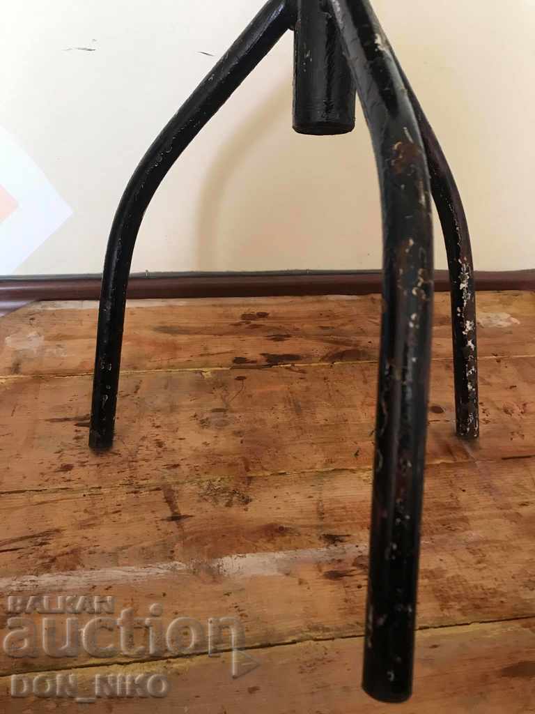 Auction Industrial Screw Chair Auction Industrial Screw Chair