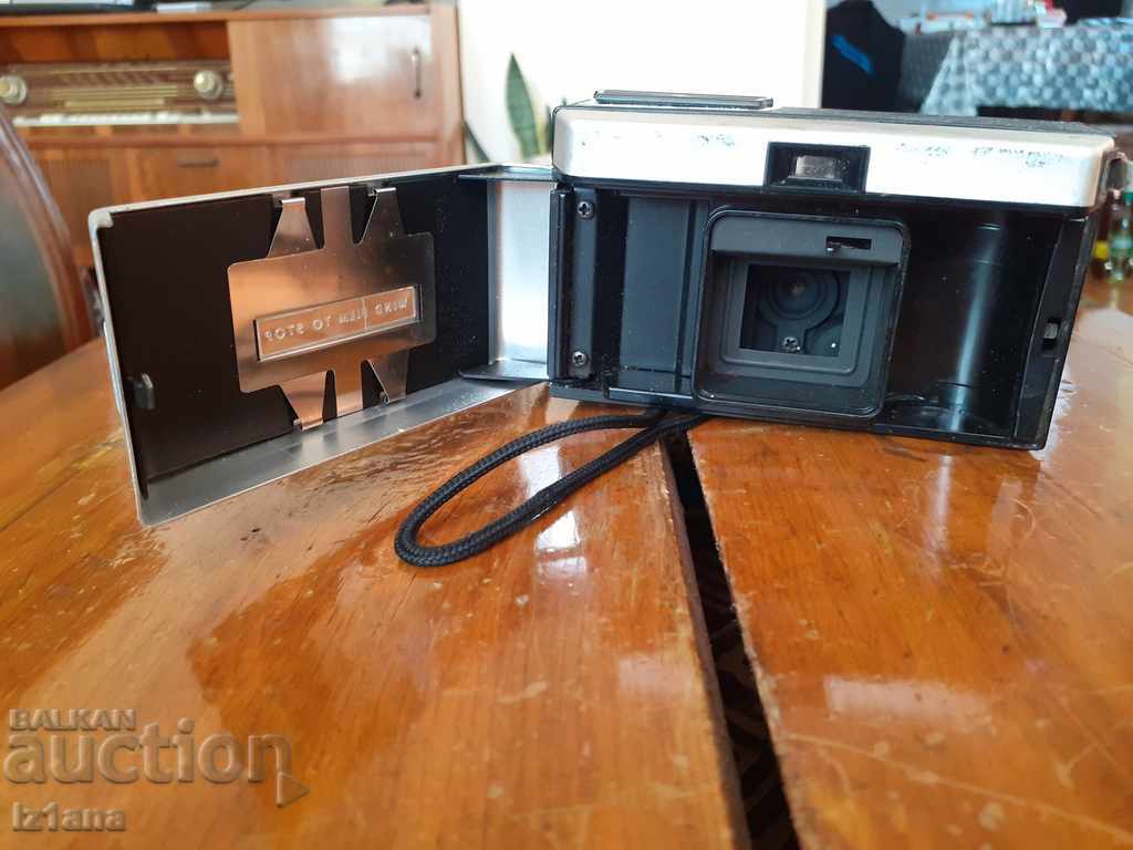 Kodak Instematic Camera 100 - 7 Kodak Instematic Camera 100 - 7