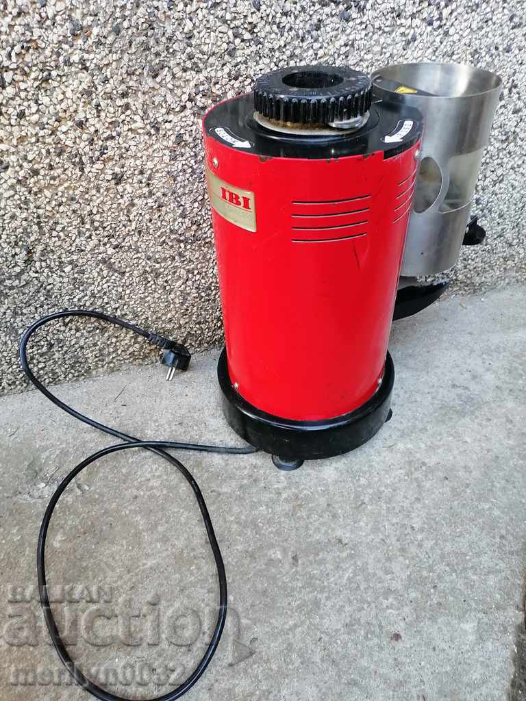 Old professional coffee machine from a coffee bar with price 205.00 BGN | € 104.81 Old professional coffee machine from a coffee bar with price 205.00 BGN | € 104.81