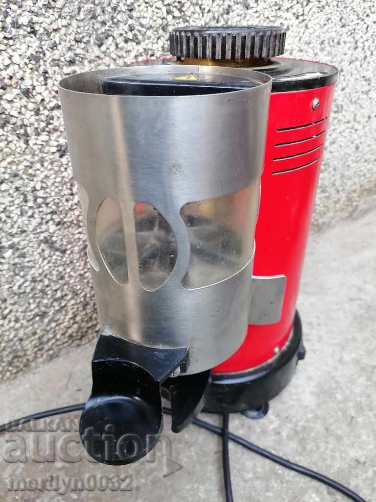 Auction Old professional coffee machine from a coffee bar Auction Old professional coffee machine from a coffee bar