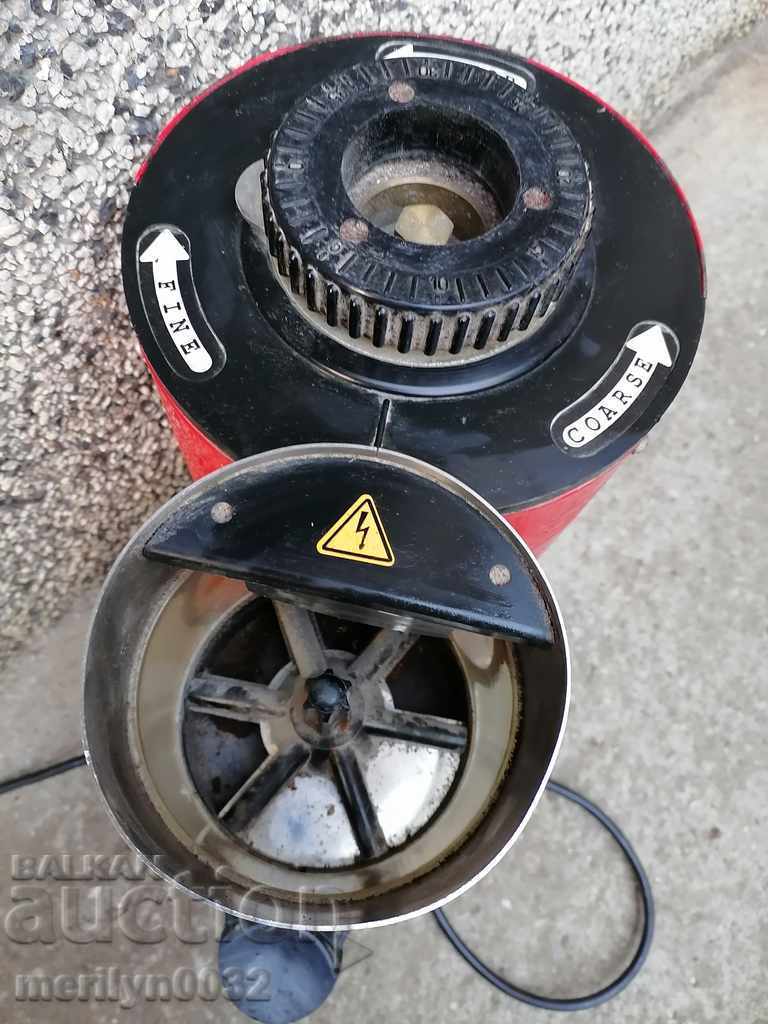 Delivery of Old professional coffee machine from a coffee bar Delivery of Old professional coffee machine from a coffee bar