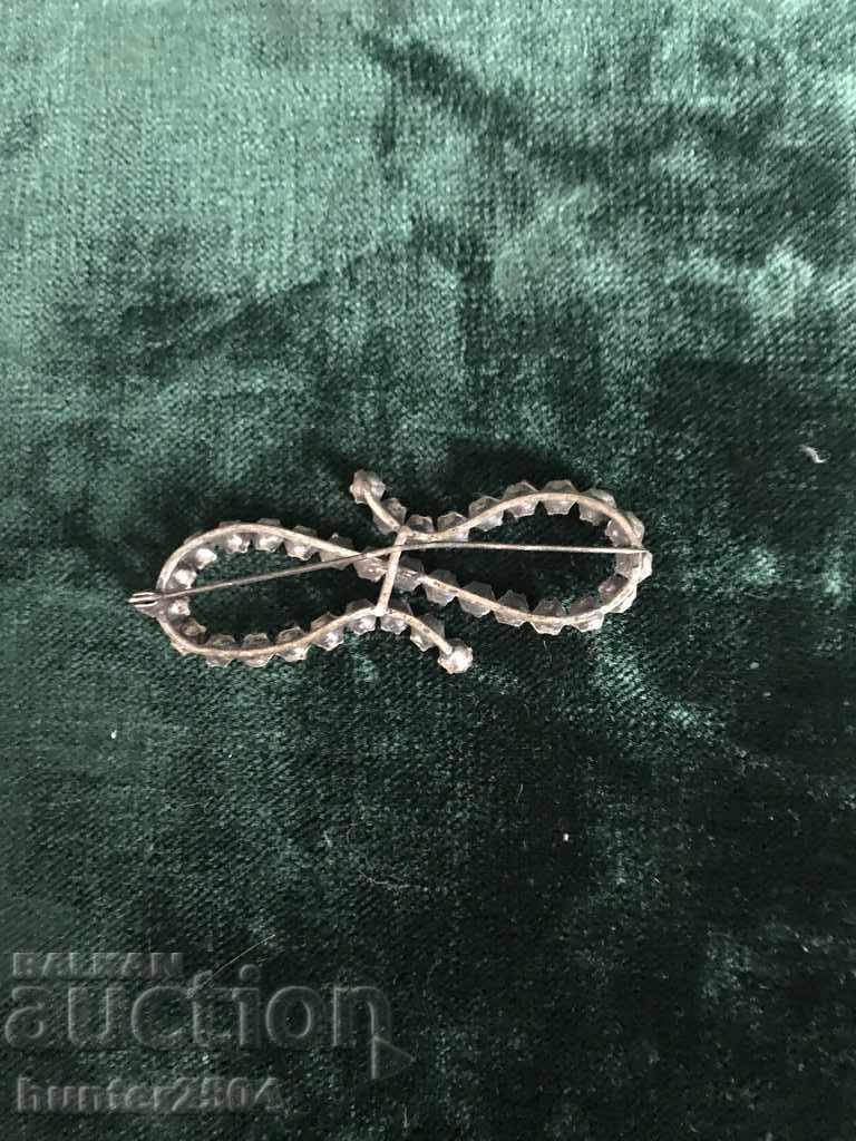 Πέτρινη καρφίτσα, παλιά με τιμή 12.95 BGN | € 6.62 Πέτρινη καρφίτσα, παλιά με τιμή 12.95 BGN | € 6.62