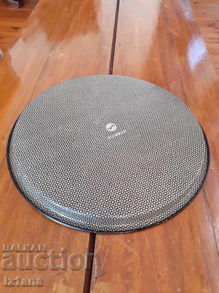 Delivery of Old beer tray Delivery of Old beer tray