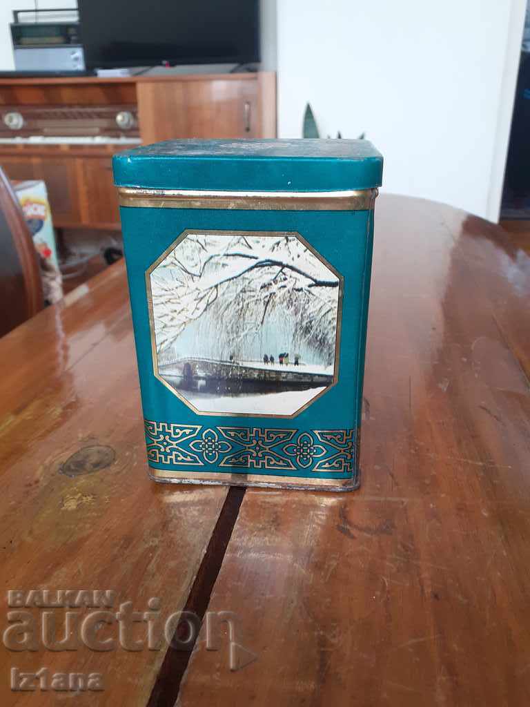 Παλιά μεταλλικό κουτί με τιμή 15.00 BGN | € 7.67 Παλιά μεταλλικό κουτί με τιμή 15.00 BGN | € 7.67