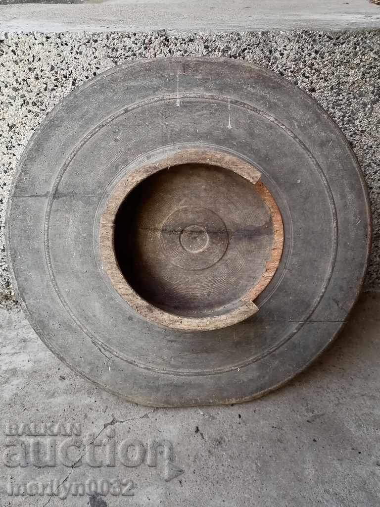 Auction Renaissance table, wooden, paralia sofra casserole blue Auction Renaissance table, wooden, paralia sofra casserole blue