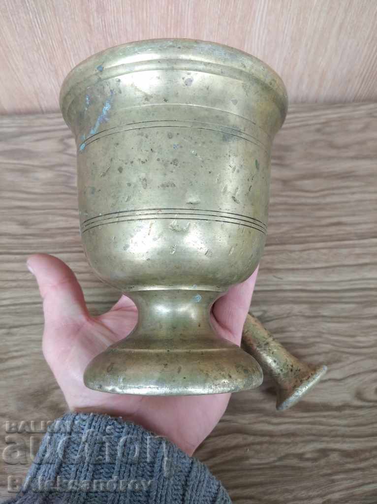 Auction Large brass mortar Auction Large brass mortar