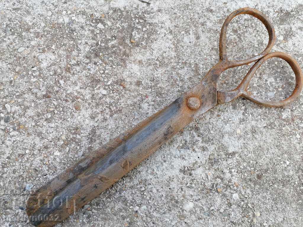 Foarfece forjate foarfece vechi cu preț 52.00 BGN | € 26.59 Foarfece forjate foarfece vechi cu preț 52.00 BGN | € 26.59